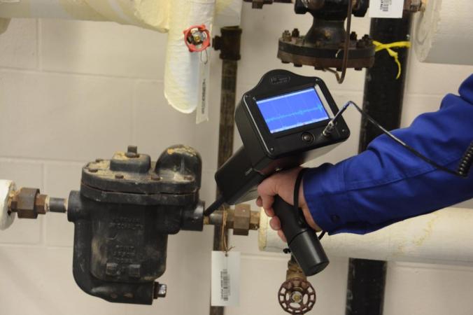 On-board sound recording and sound analysis can be very useful for steam trap inspection.