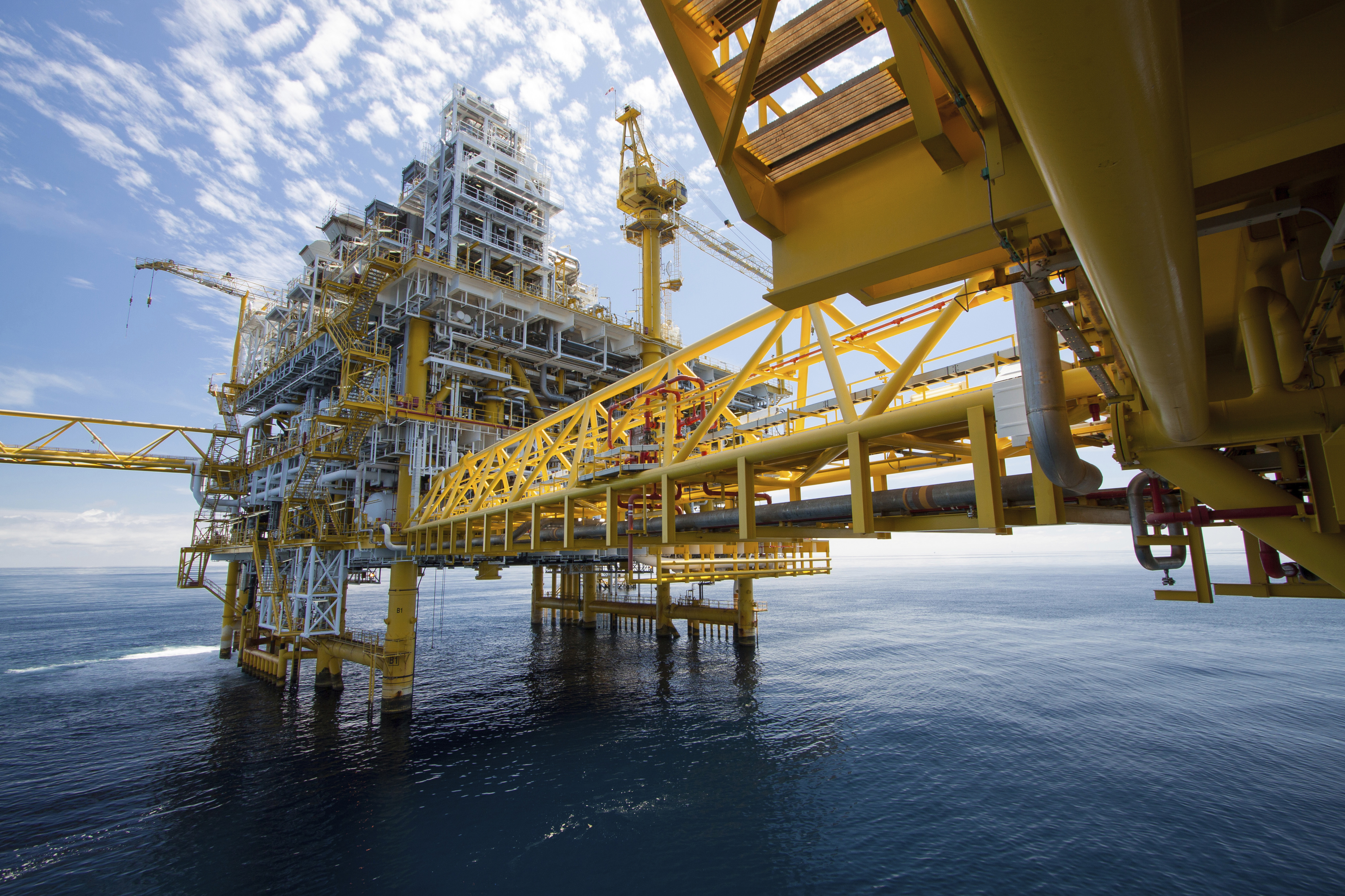 Нефтегазовая отрасль. Offshore Oil&Gas platform. Нефтяная промышленность. Нефтедобывающая промышленность. Добыча нефти.