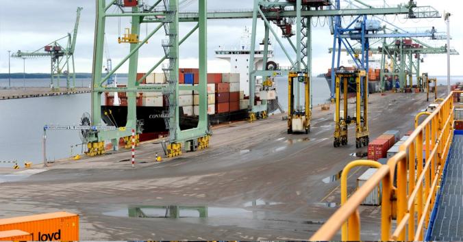 Kalmar signs New Service Agreement for Straddle Carrier Operations Kalmar signs New Service Agreement for Straddle Carrier Operations