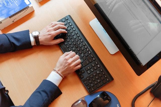 4 Tips for Choosing a CRM System