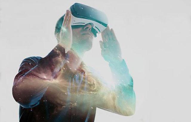 How Can Virtual Reality Support Digital Content Creation for Industrial Maintenance?