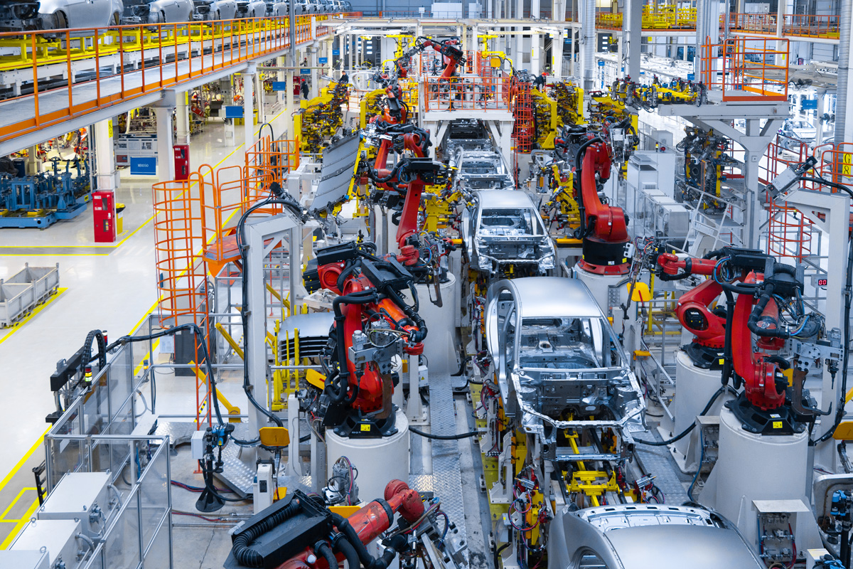 assembly-line-production-new-car-automated-welding-car-body-production-line-robotic-arm-car-production-line-is-working_uk
